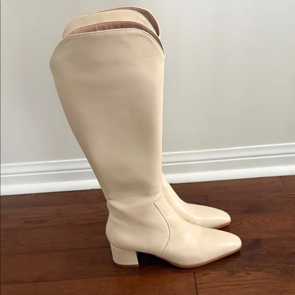 BN Women's Knee High Cream Leather Boots with Pointed Toe - Picture 2 of 8